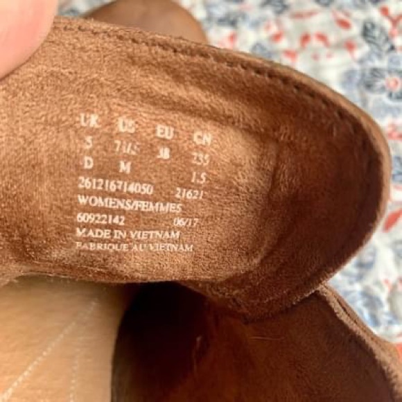 Clarks Carletta Brown Booties Size 7.5 - Picture 3 of 4